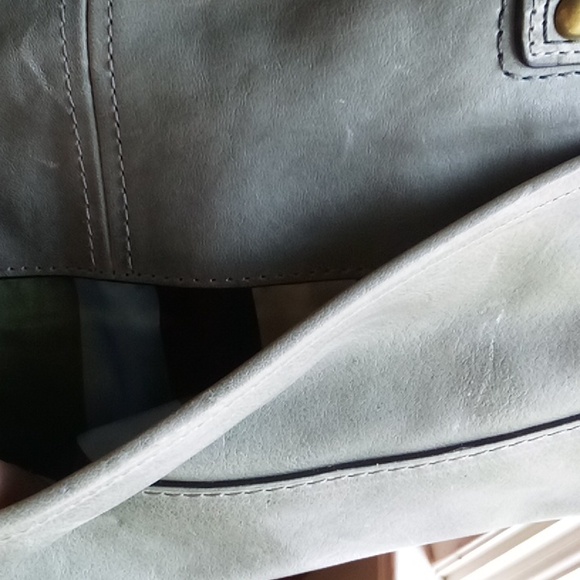 Coach leather shoulder bag in grey super cool chunky style meant to look distres - Picture 5 of 11